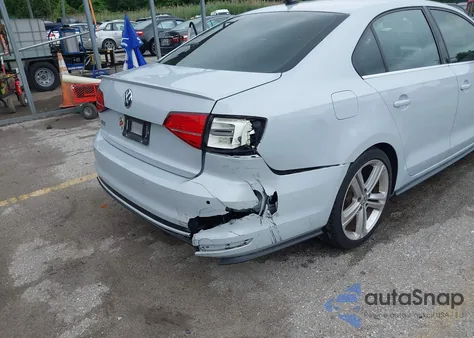 2017 Volkswagen Jetta Gli z USA, uszkodzony, nr VIN 3VW4T7AJ5HM339478